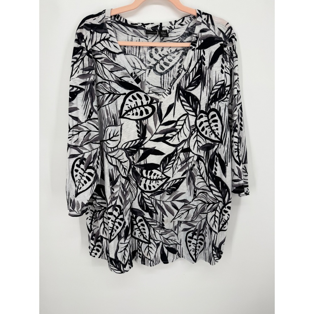 Tahari Top Women 3X Black White Tropical Leaf V-Neck 3/4 Sleeve Cotton Slub